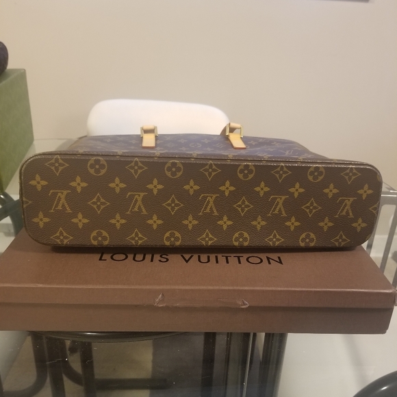 ❌‼️SOLD‼️❌ - LV Luco Tote w/COA- Vintage Monogram - Picture 11 of 16